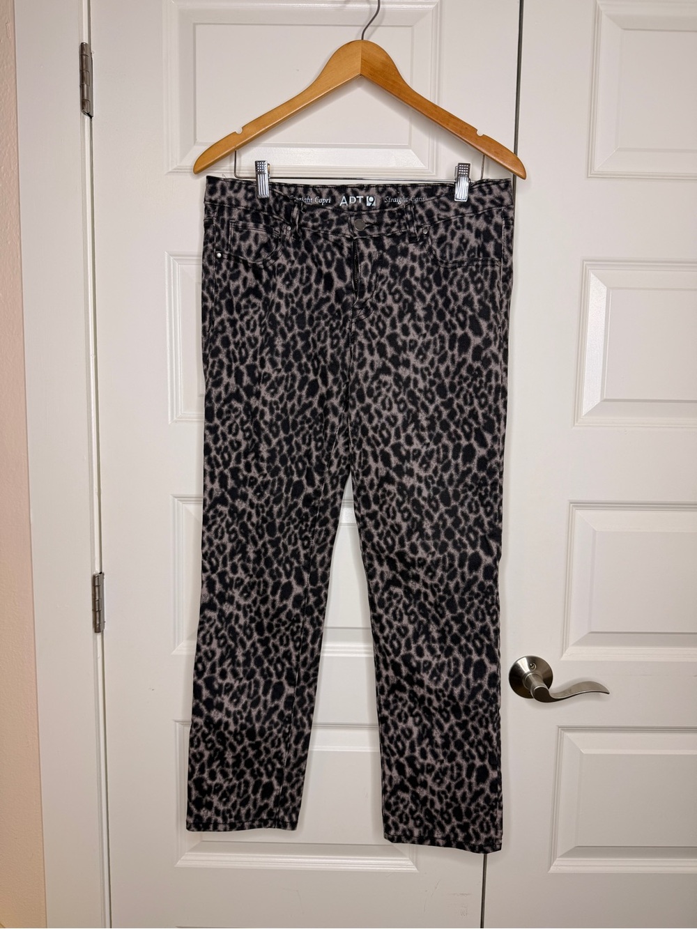 Apt. 9 Women's Leopard Print Straight Leg Pants - Gray/Black